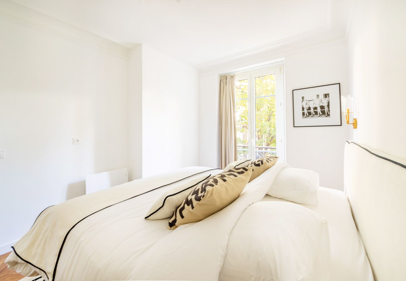 Apartment in Paris - Grenelle Design