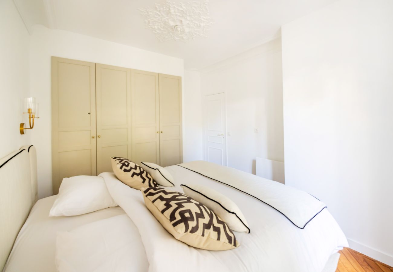 Apartment in Paris - Grenelle Design