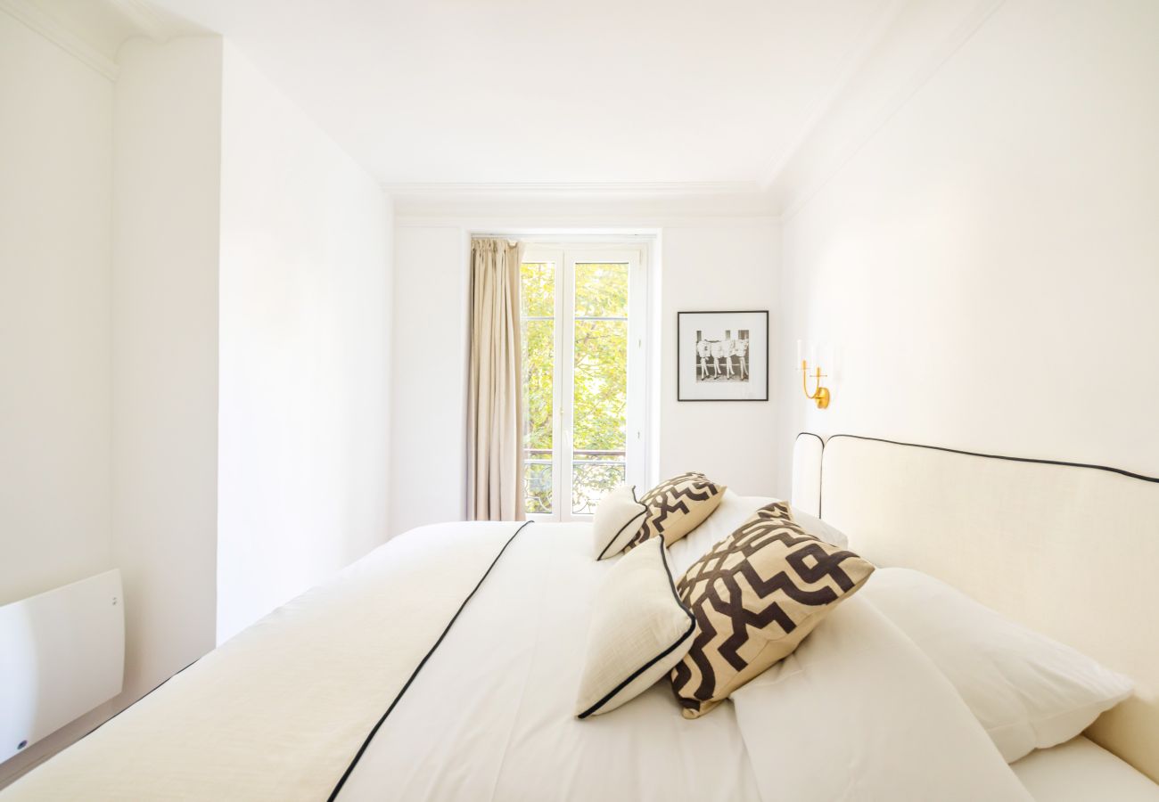 Apartment in Paris - Grenelle Design