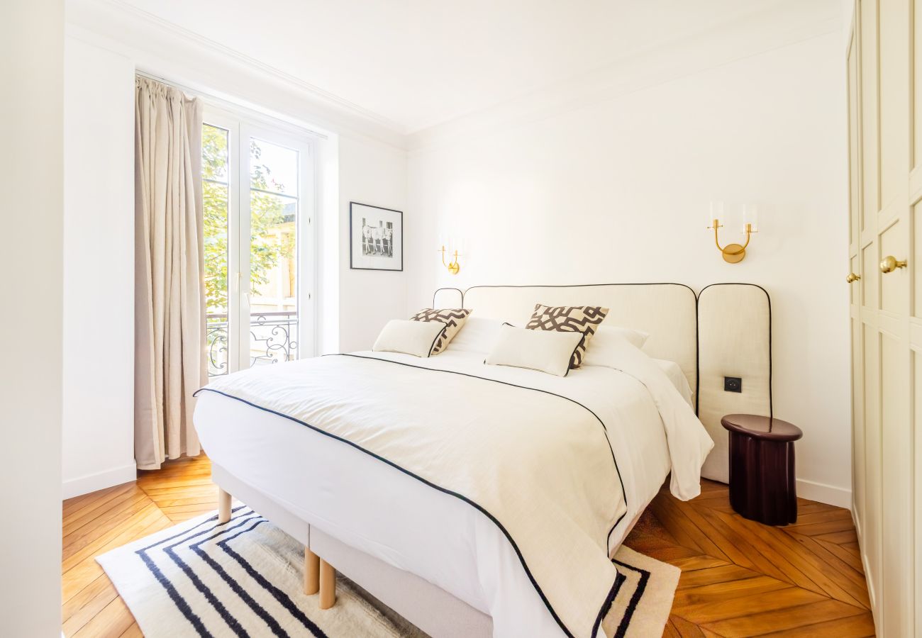 Apartment in Paris - Grenelle Design