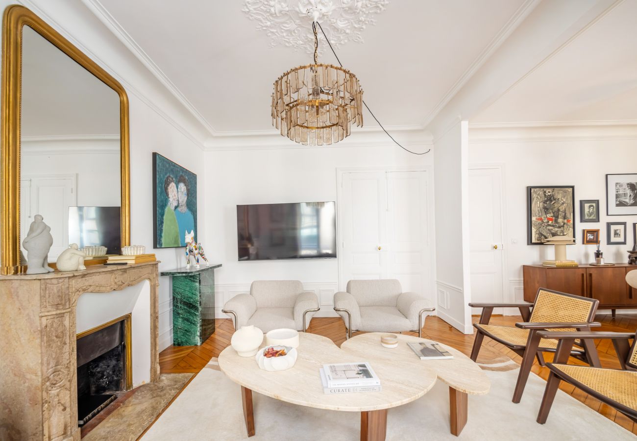 Apartment in Paris - Grenelle Design
