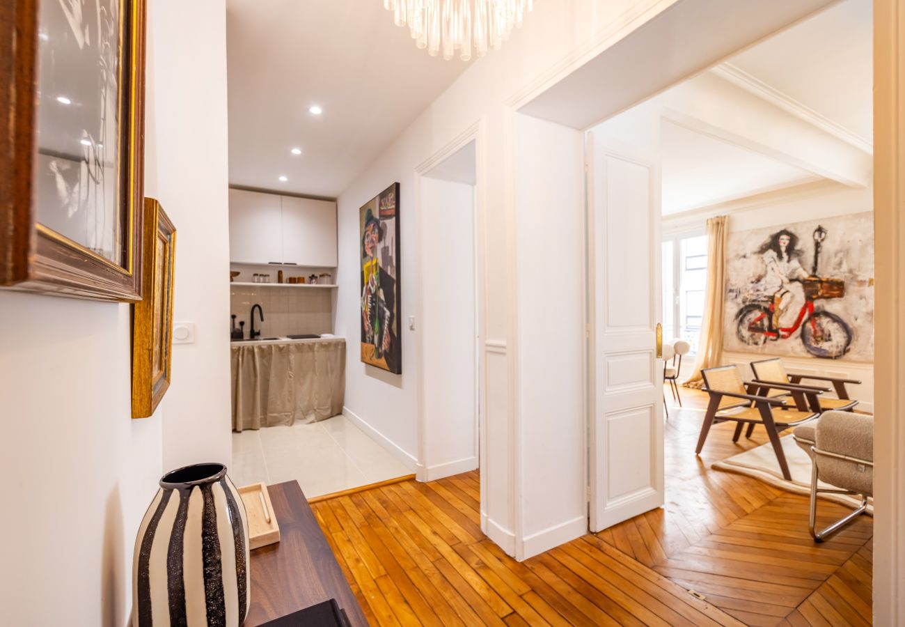 Apartment in Paris - Grenelle Design