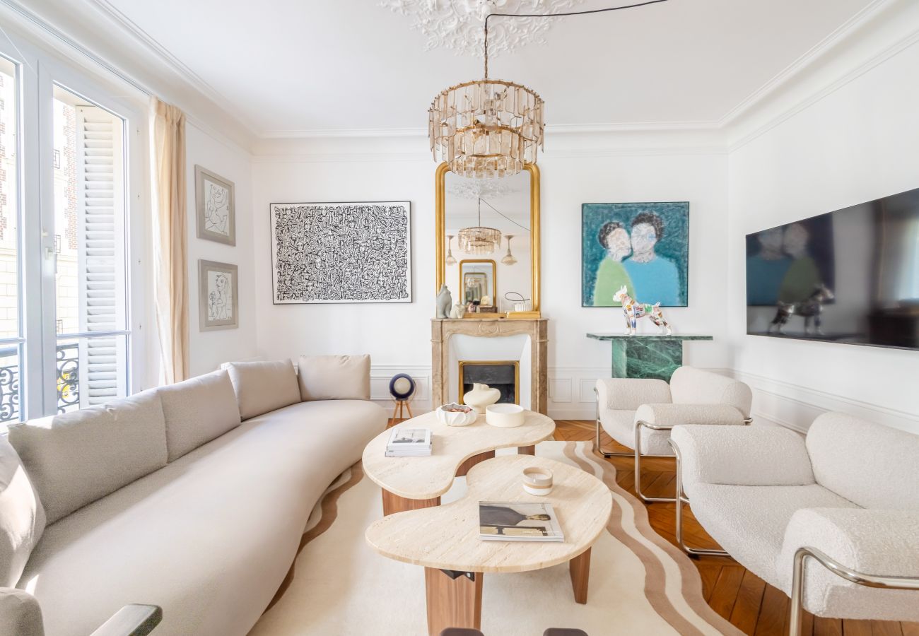 Apartment in Paris - Grenelle Design