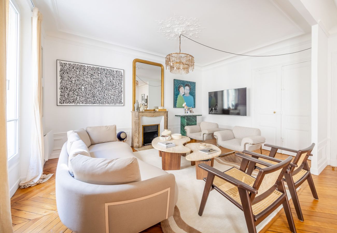 Apartment in Paris - Grenelle Design