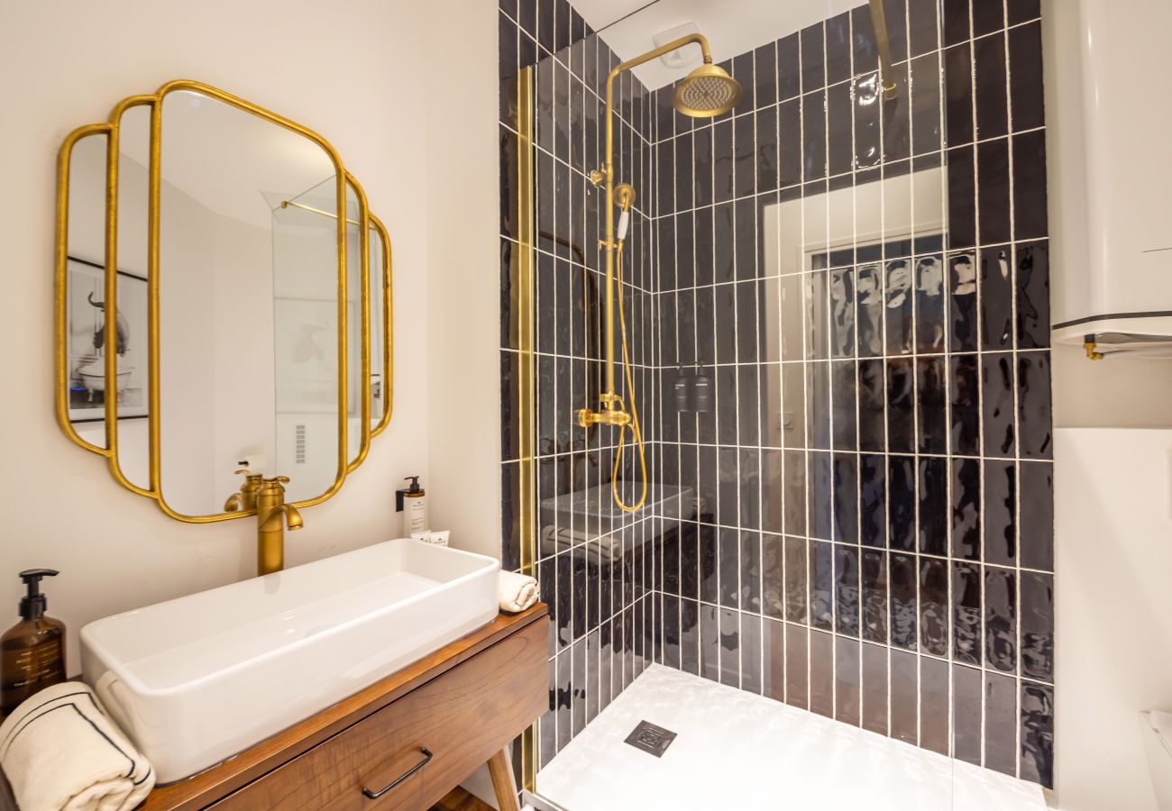 Apartment in Paris - Grenelle Design