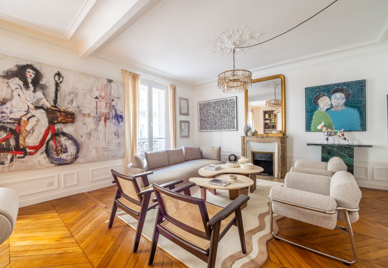 Apartment in Paris - Grenelle Design