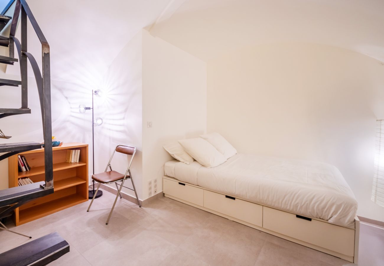 Apartment in Paris - Tour Eiffel Loft