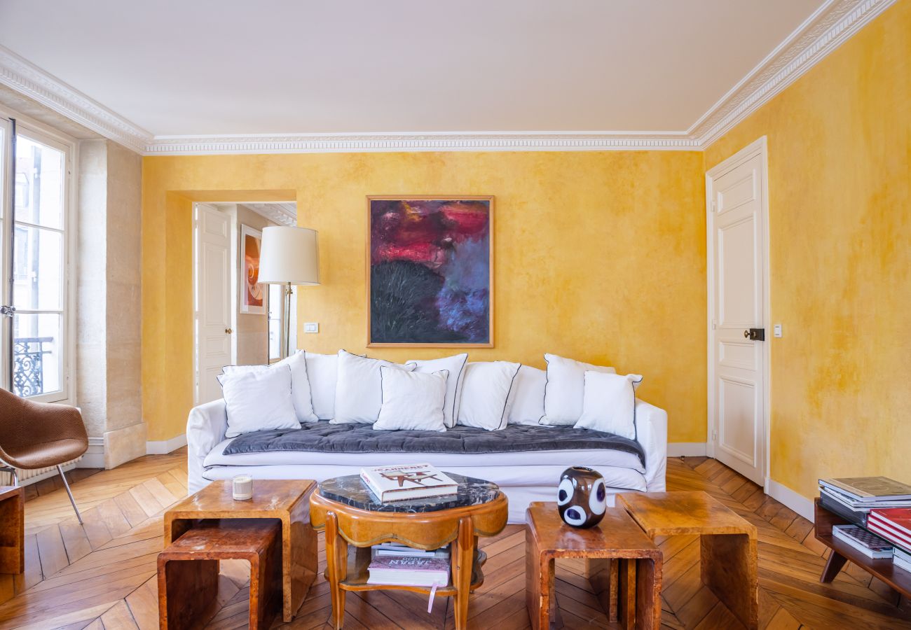 Apartment in Paris - Saint Germain Artiste