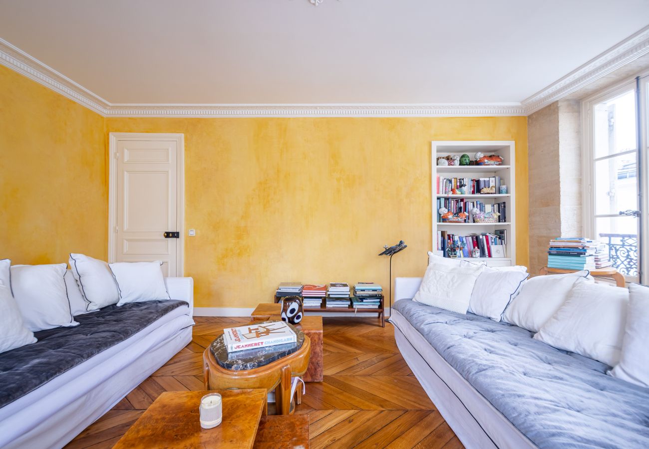 Apartment in Paris - Saint Germain Artiste