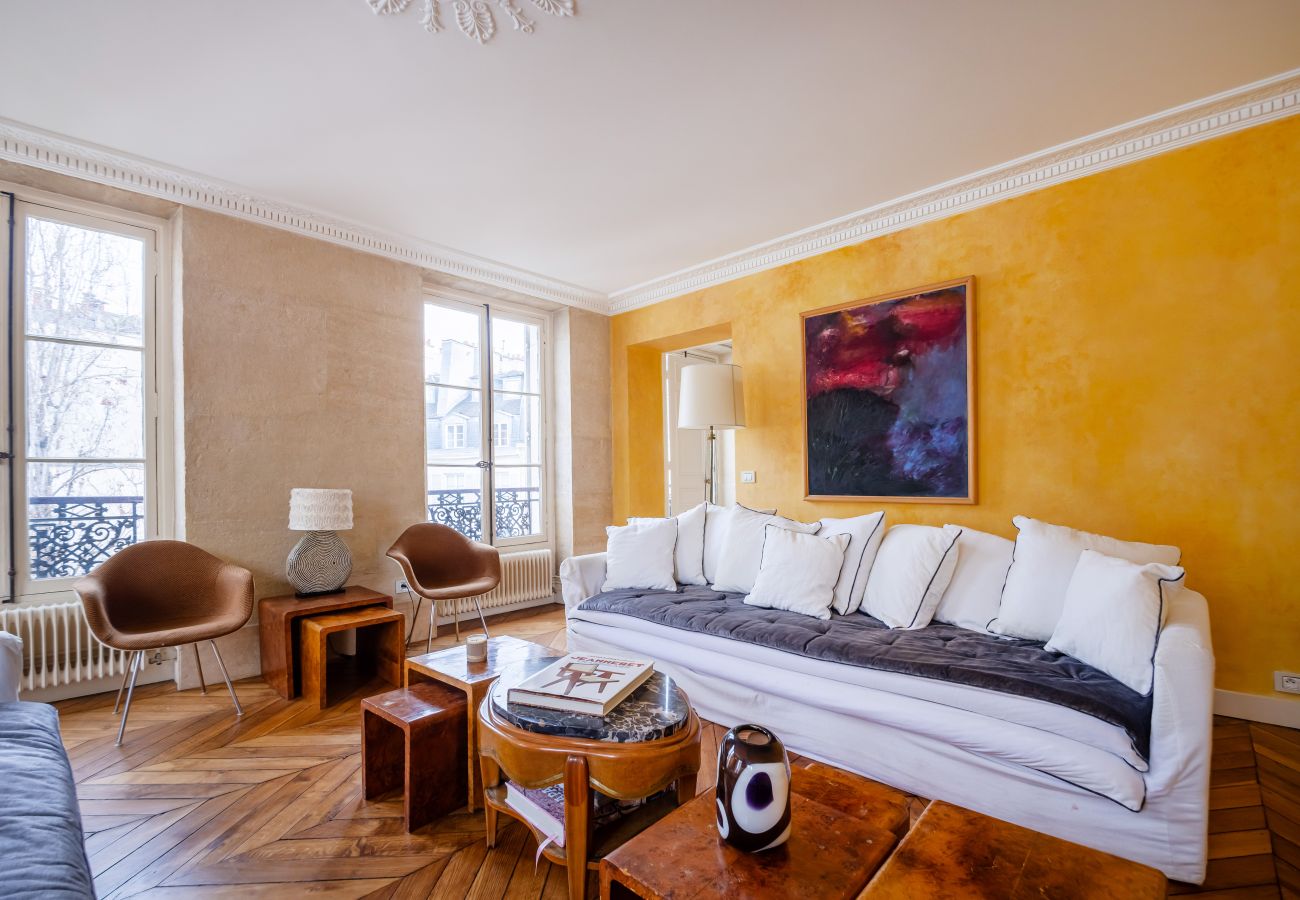 Apartment in Paris - Saint Germain Artiste