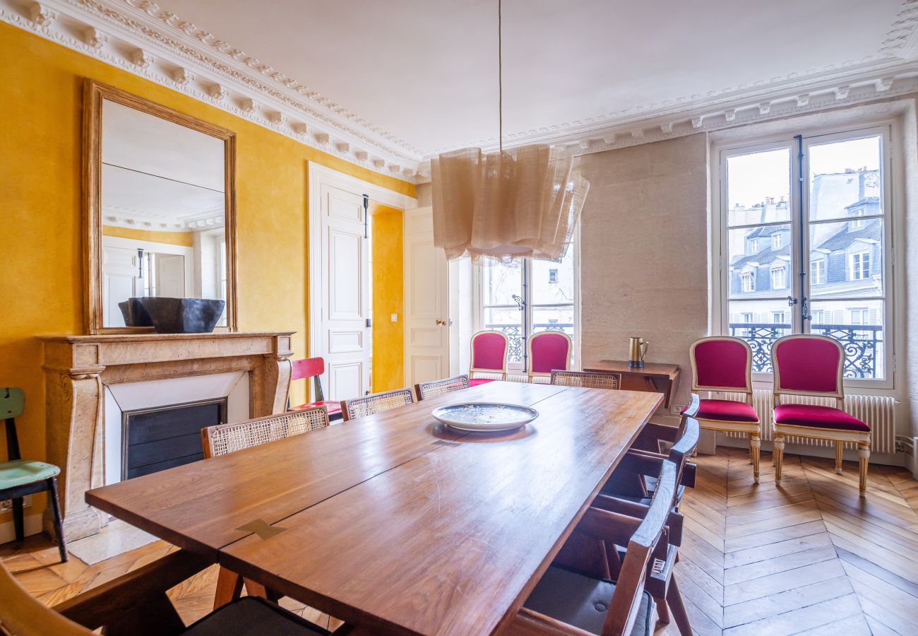 Apartment in Paris - Saint Germain Artiste