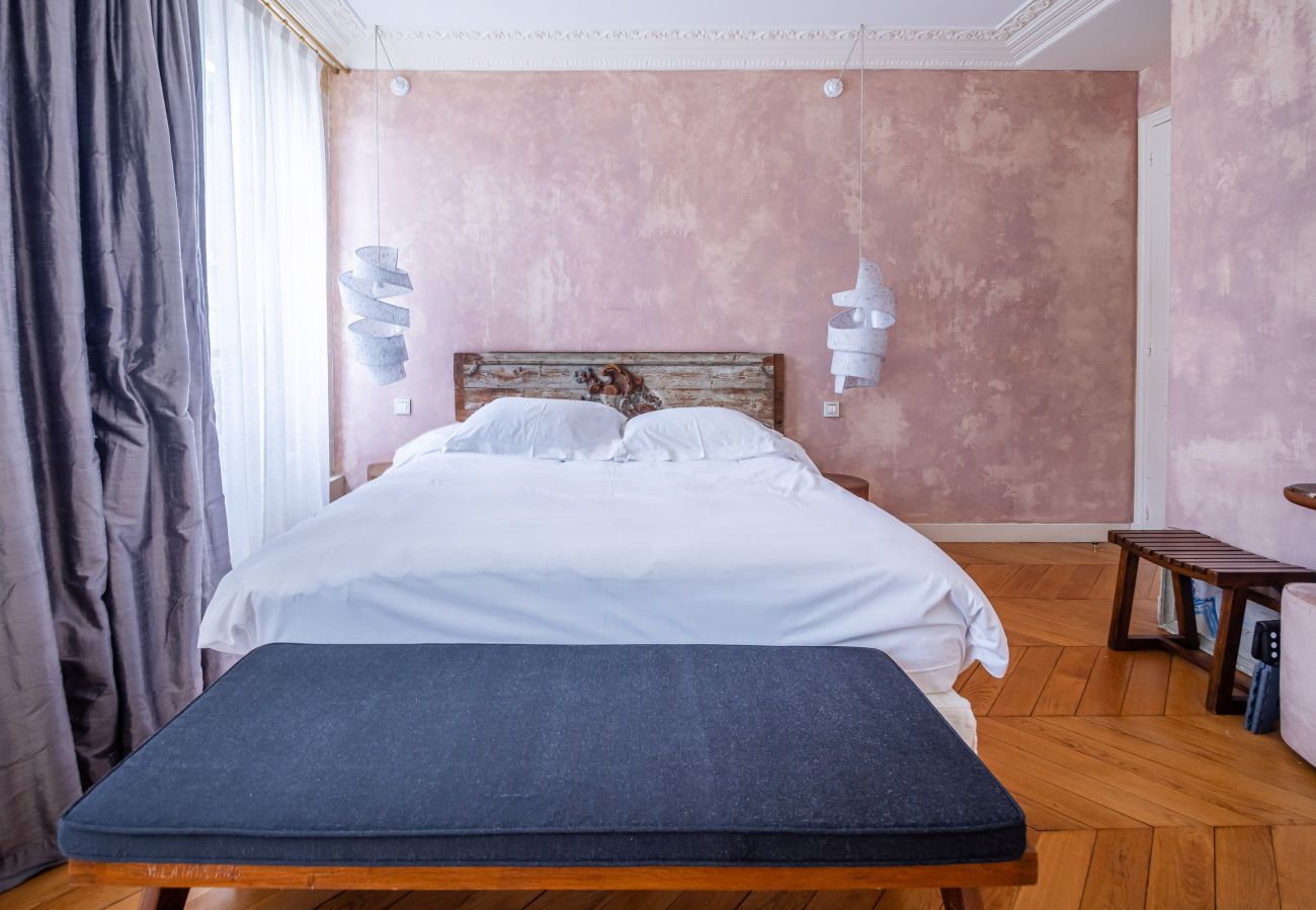 Apartment in Paris - Saint Germain Artiste