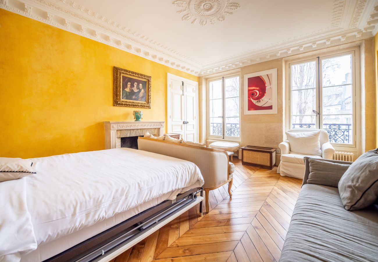 Apartment in Paris - Saint Germain Artiste