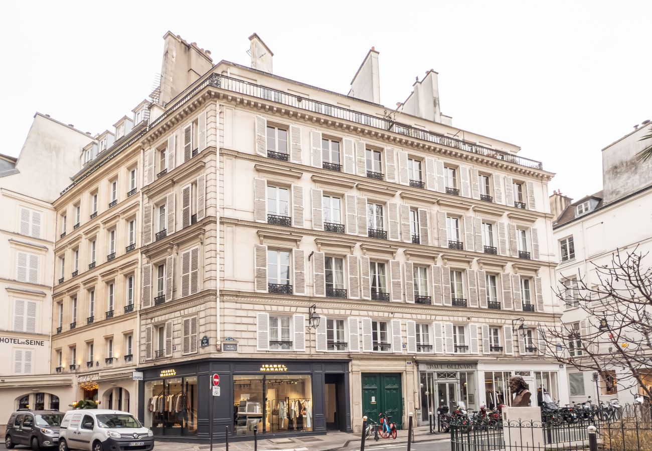Apartment in Paris - Saint Germain Artiste