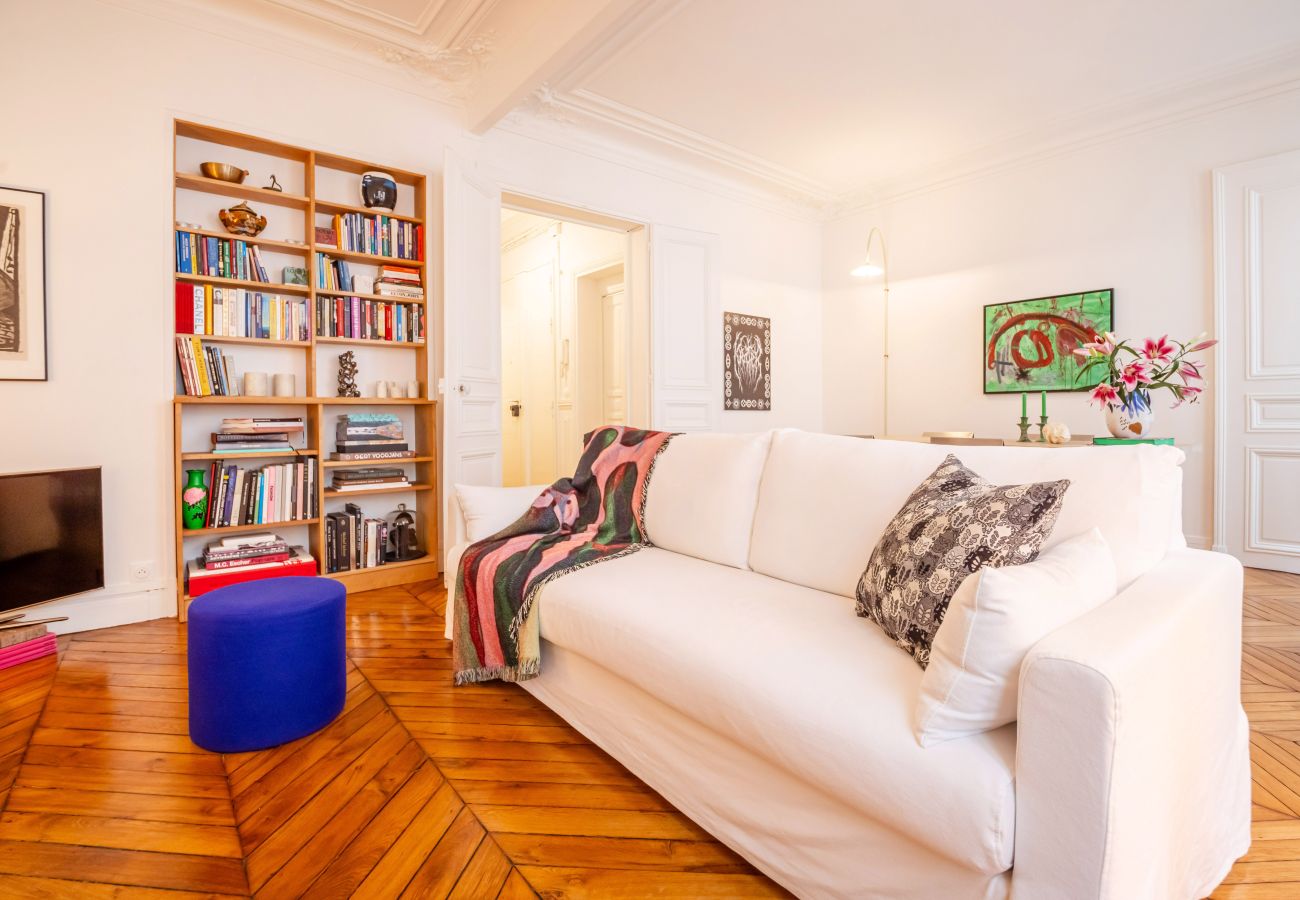 Apartment in Paris - Gare du Nord Design