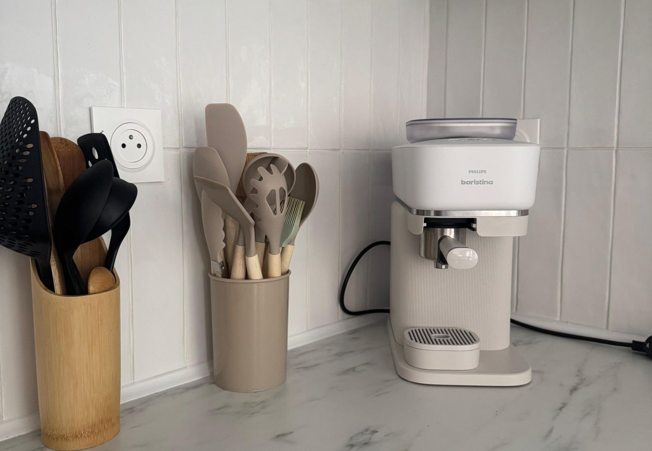 Apartment in Paris - Belleville Studio