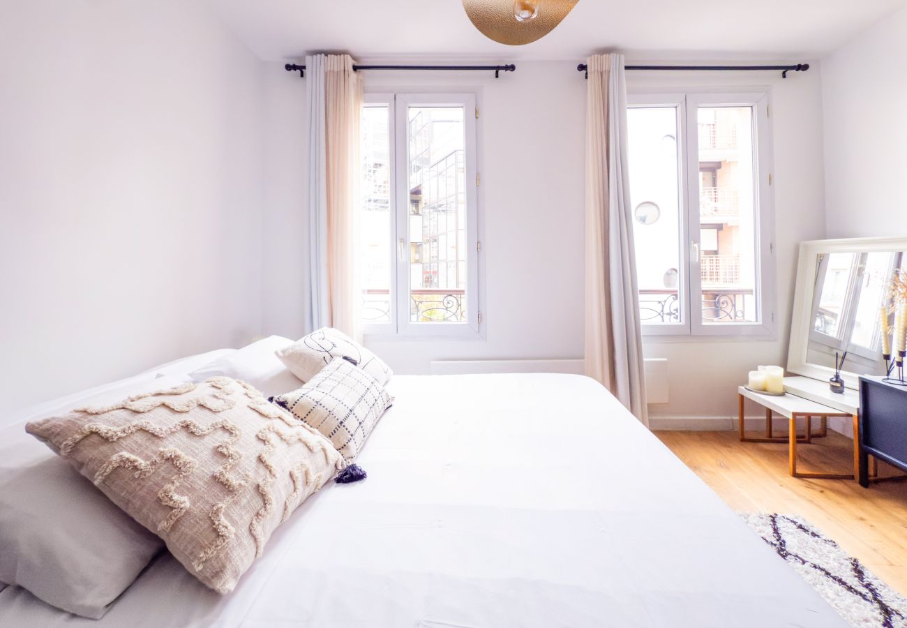 Apartment in Paris - Belleville Studio