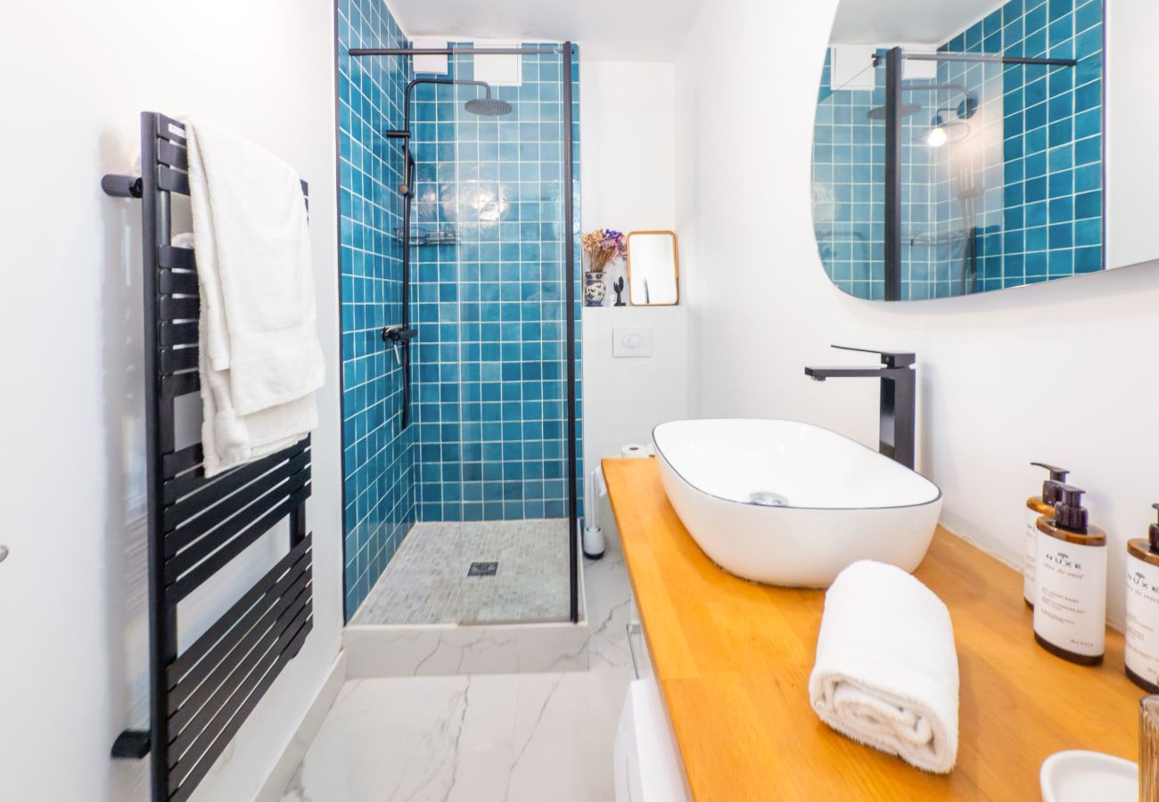 Apartment in Paris - Belleville Studio