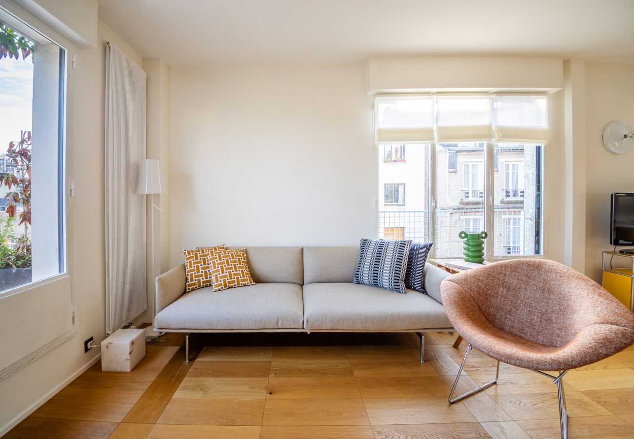 Apartment in Paris - Montparnasse Design